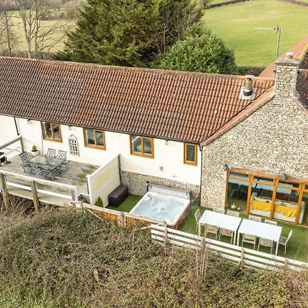 The West Barn Near Bath, Sleeps 24 And 2 Hot Tubs Villa Бристол Екстериор снимка