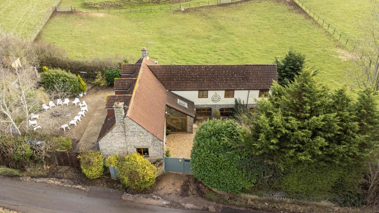 The West Barn Near Bath, Sleeps 24 And 2 Hot Tubs Villa Бристол Екстериор снимка