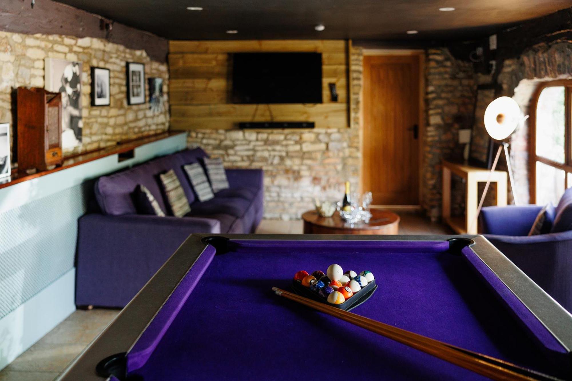 The West Barn Near Bath, Sleeps 24 And 2 Hot Tubs Villa Бристол Екстериор снимка