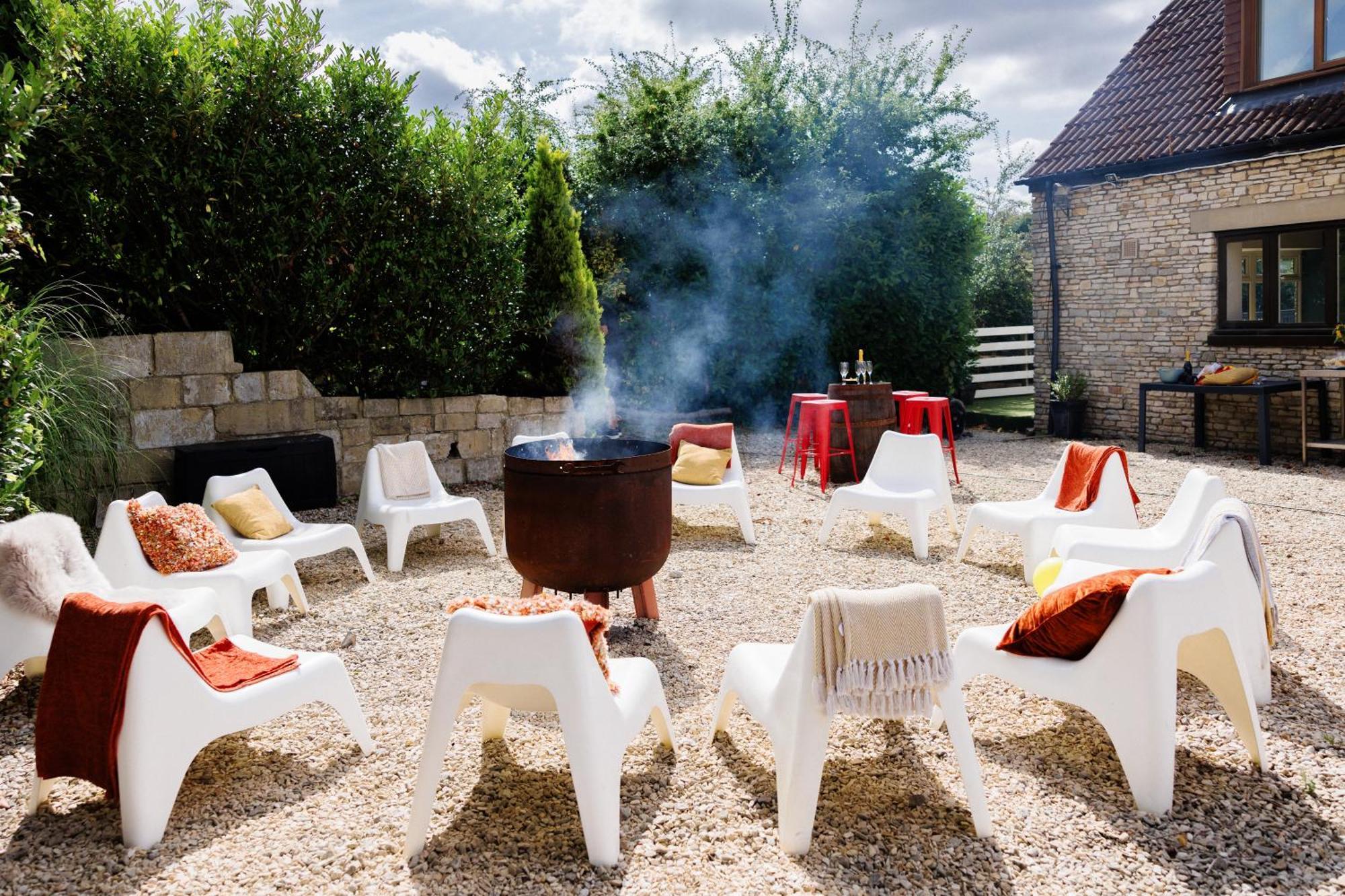 The West Barn Near Bath, Sleeps 24 And 2 Hot Tubs Villa Бристол Екстериор снимка
