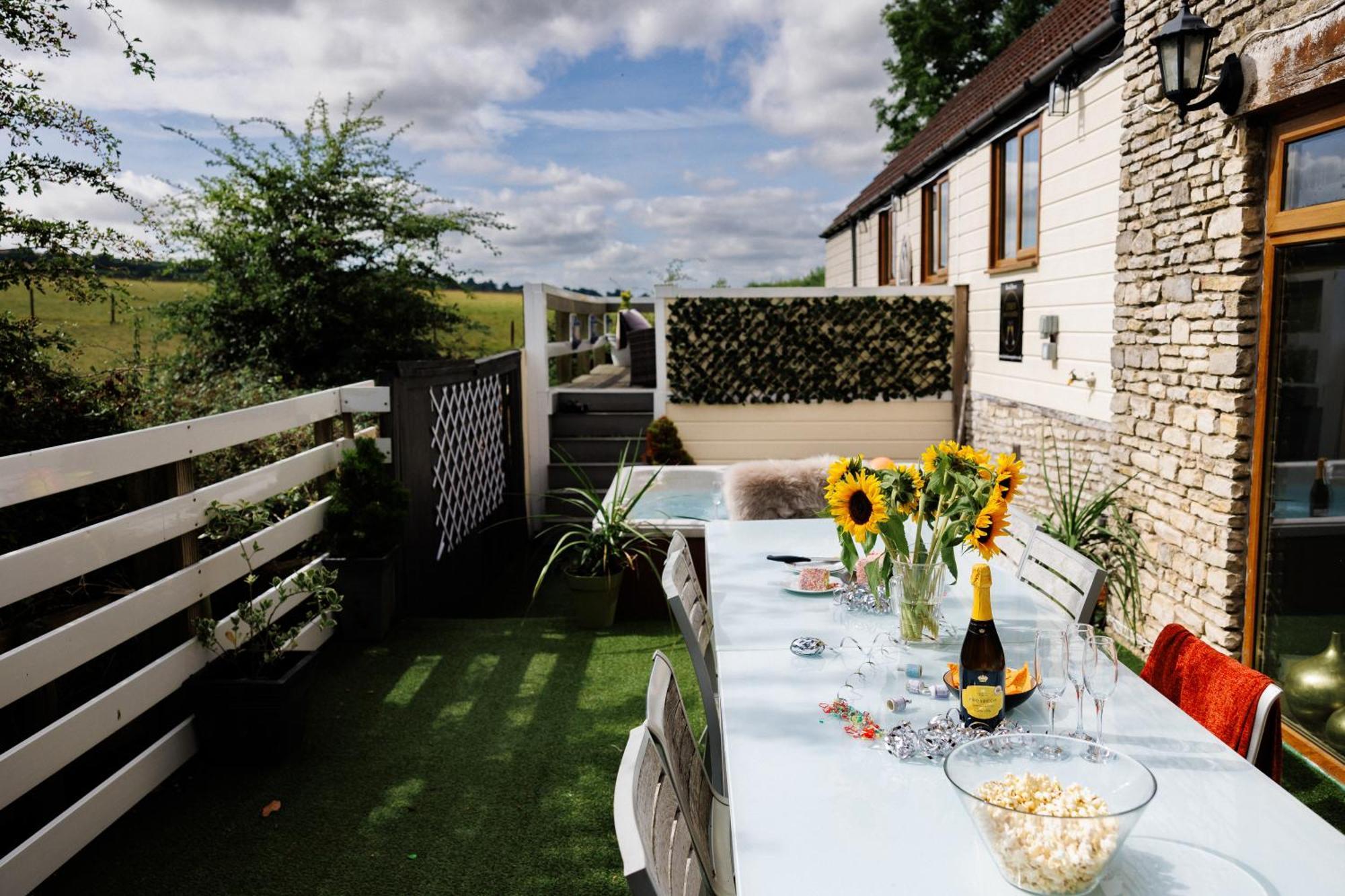 The West Barn Near Bath, Sleeps 24 And 2 Hot Tubs Villa Бристол Екстериор снимка