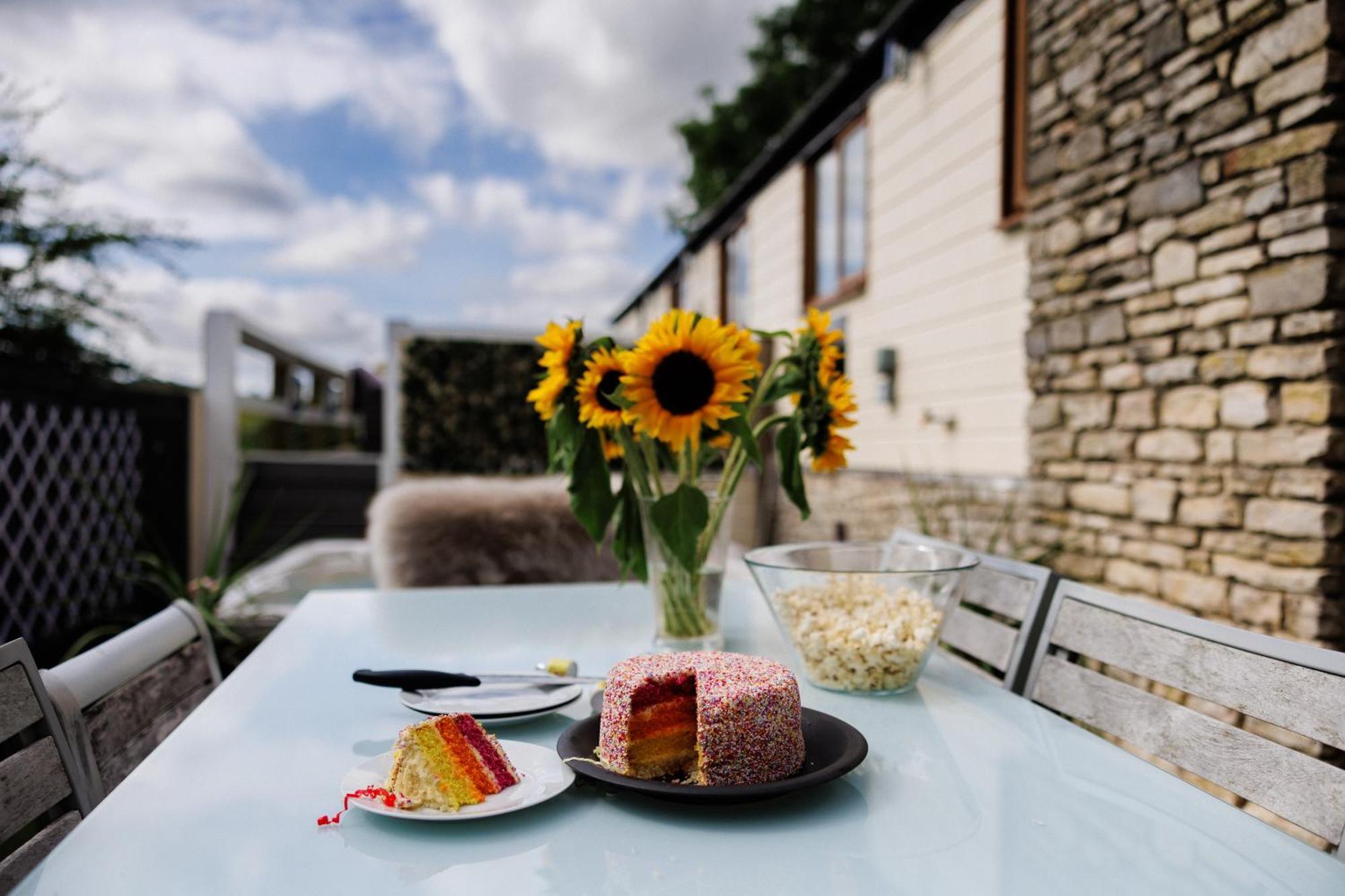 The West Barn Near Bath, Sleeps 24 And 2 Hot Tubs Villa Бристол Екстериор снимка