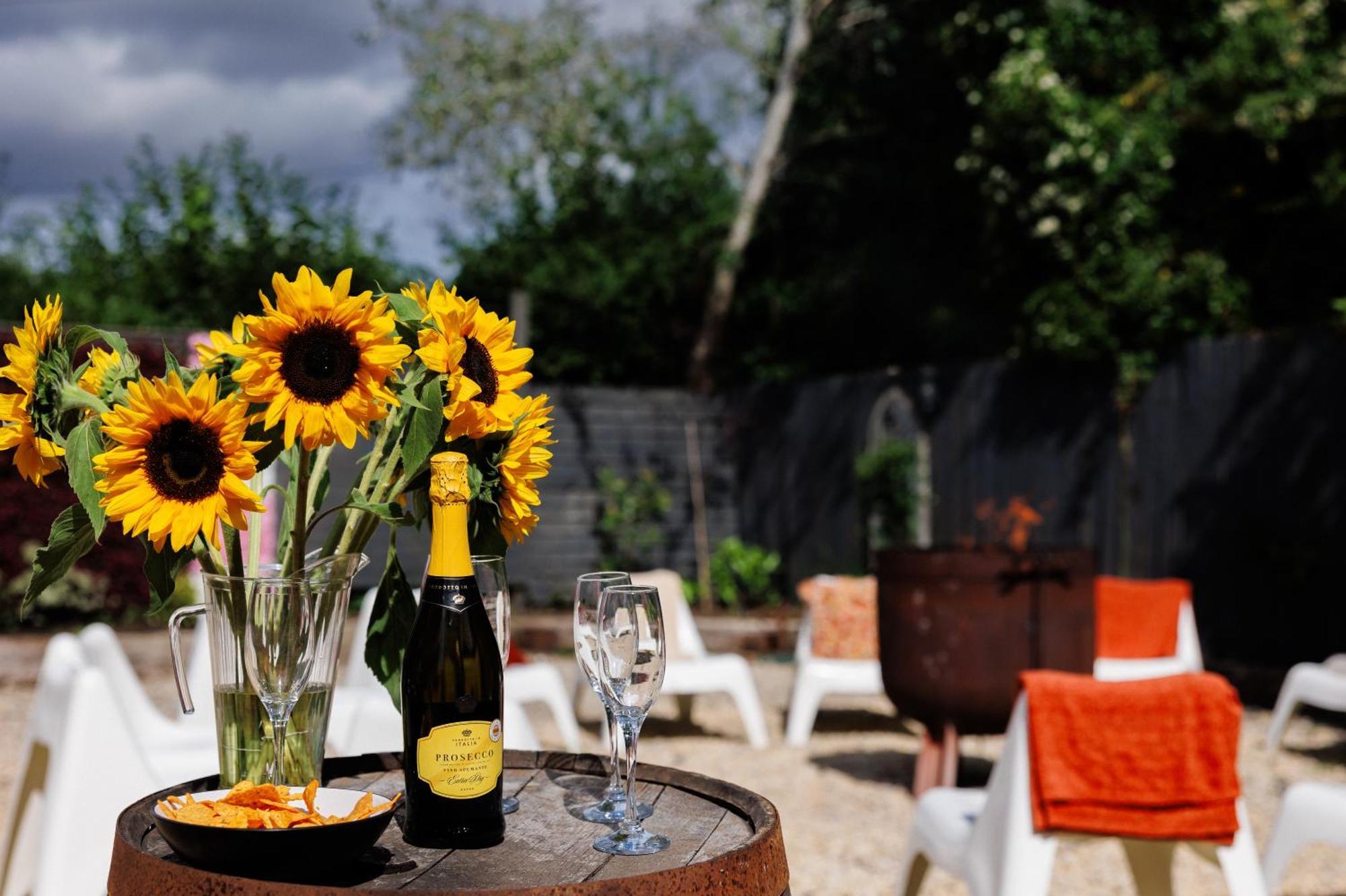 The West Barn Near Bath, Sleeps 24 And 2 Hot Tubs Villa Бристол Екстериор снимка