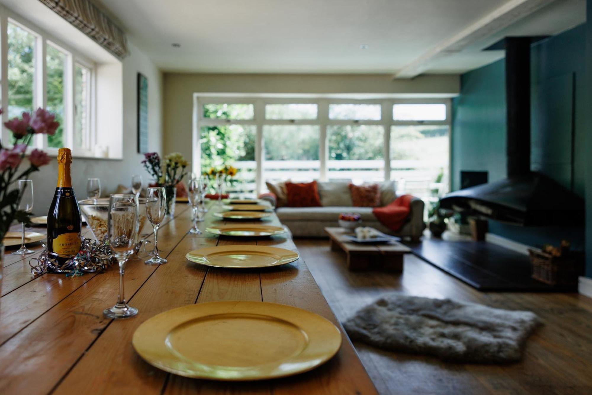 The West Barn Near Bath, Sleeps 24 And 2 Hot Tubs Villa Бристол Екстериор снимка