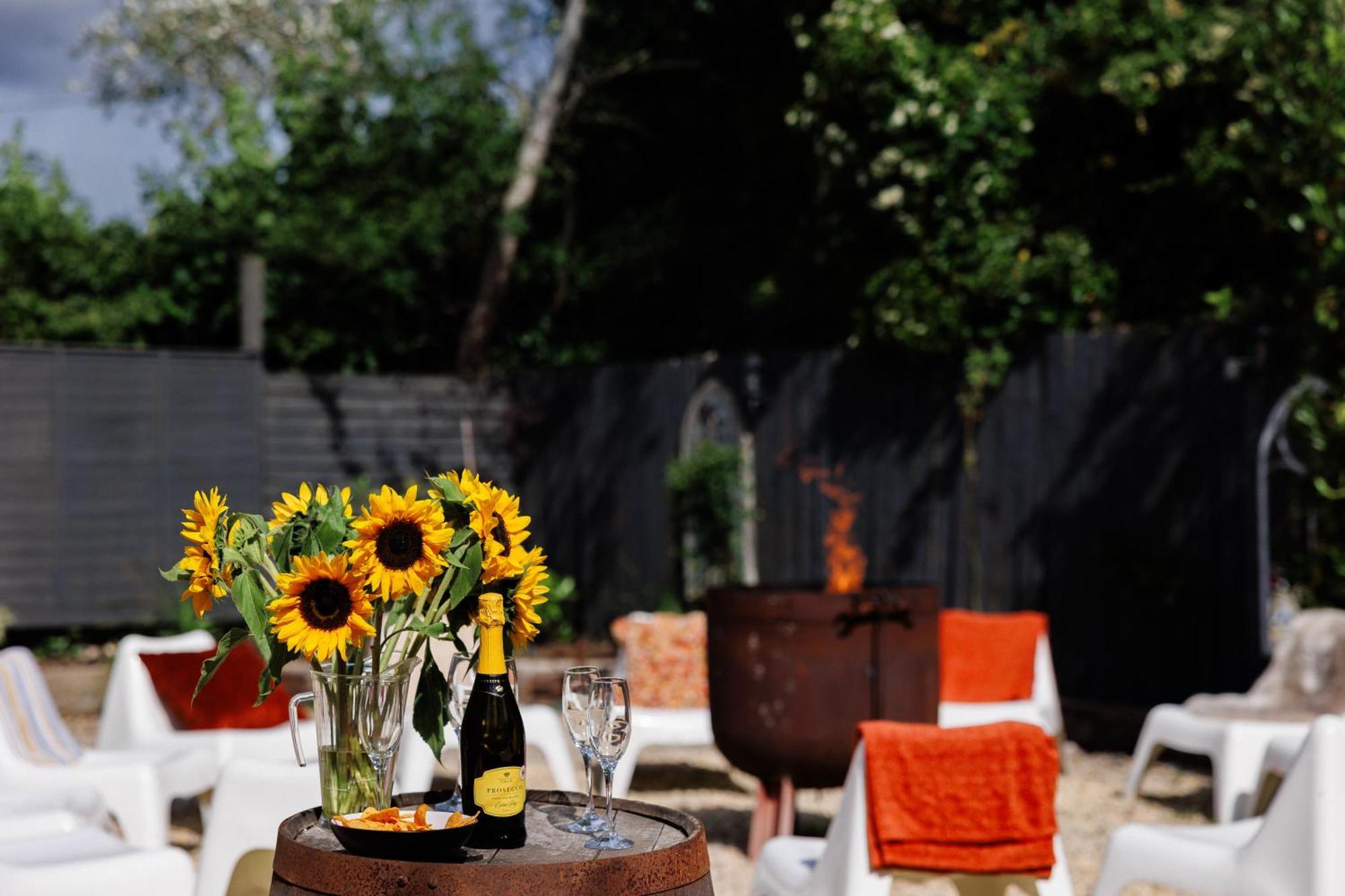 The West Barn Near Bath, Sleeps 24 And 2 Hot Tubs Villa Бристол Екстериор снимка